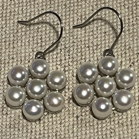 Cultured Fresh Water White Pearl Italian Earrings ..  Set in Sterling Silver - Picture 1 of 5